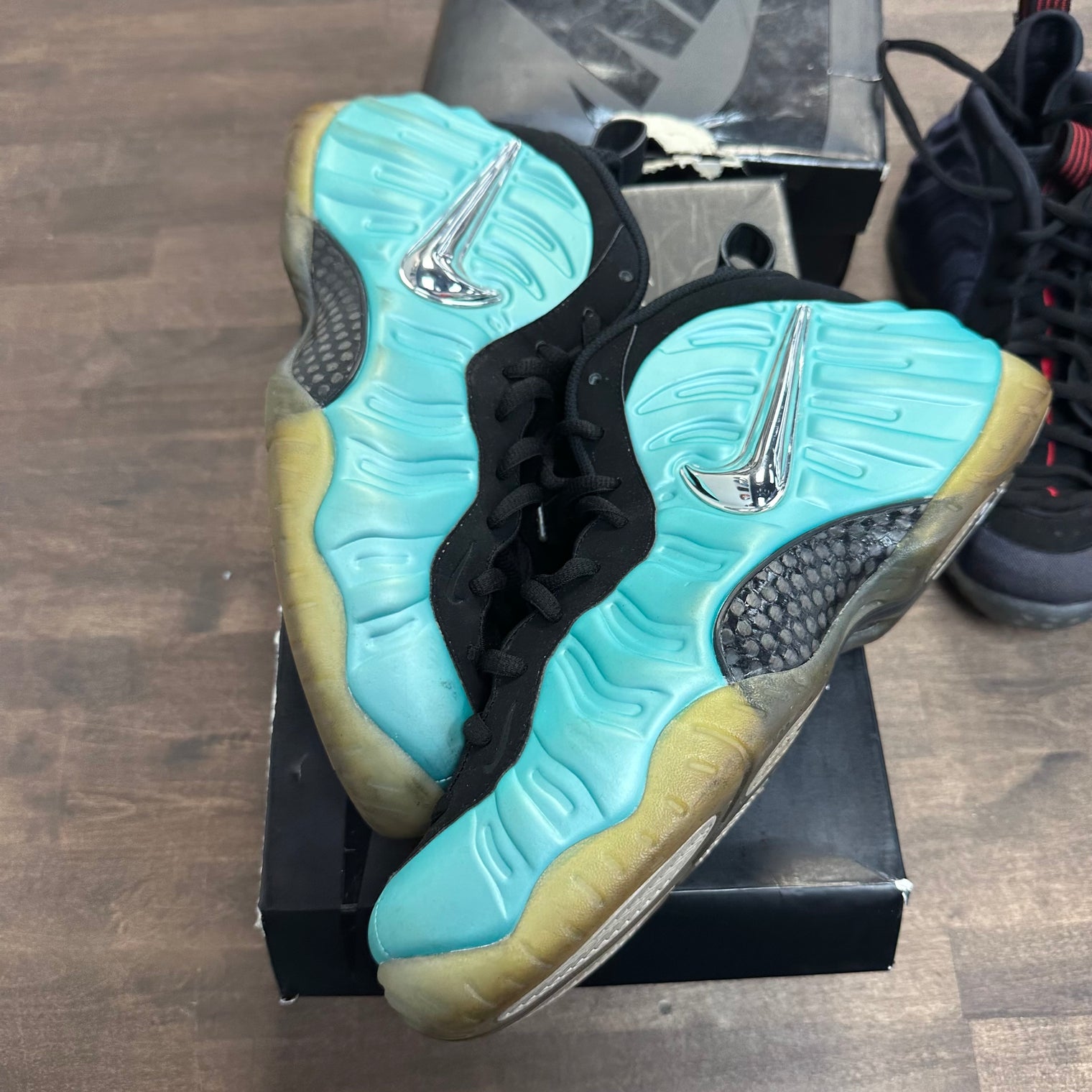 Island Green Nike Foamposite (USED)