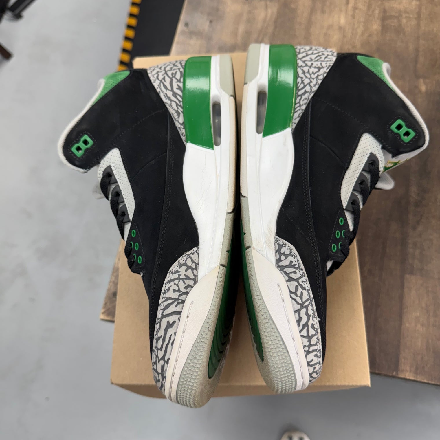 Pine Green Jordan 3 Retro (USED, No Box)