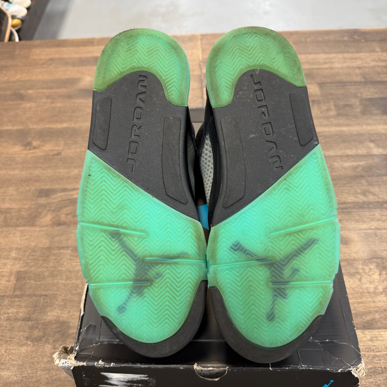 Aqua Jordan 5 Retro (USED)