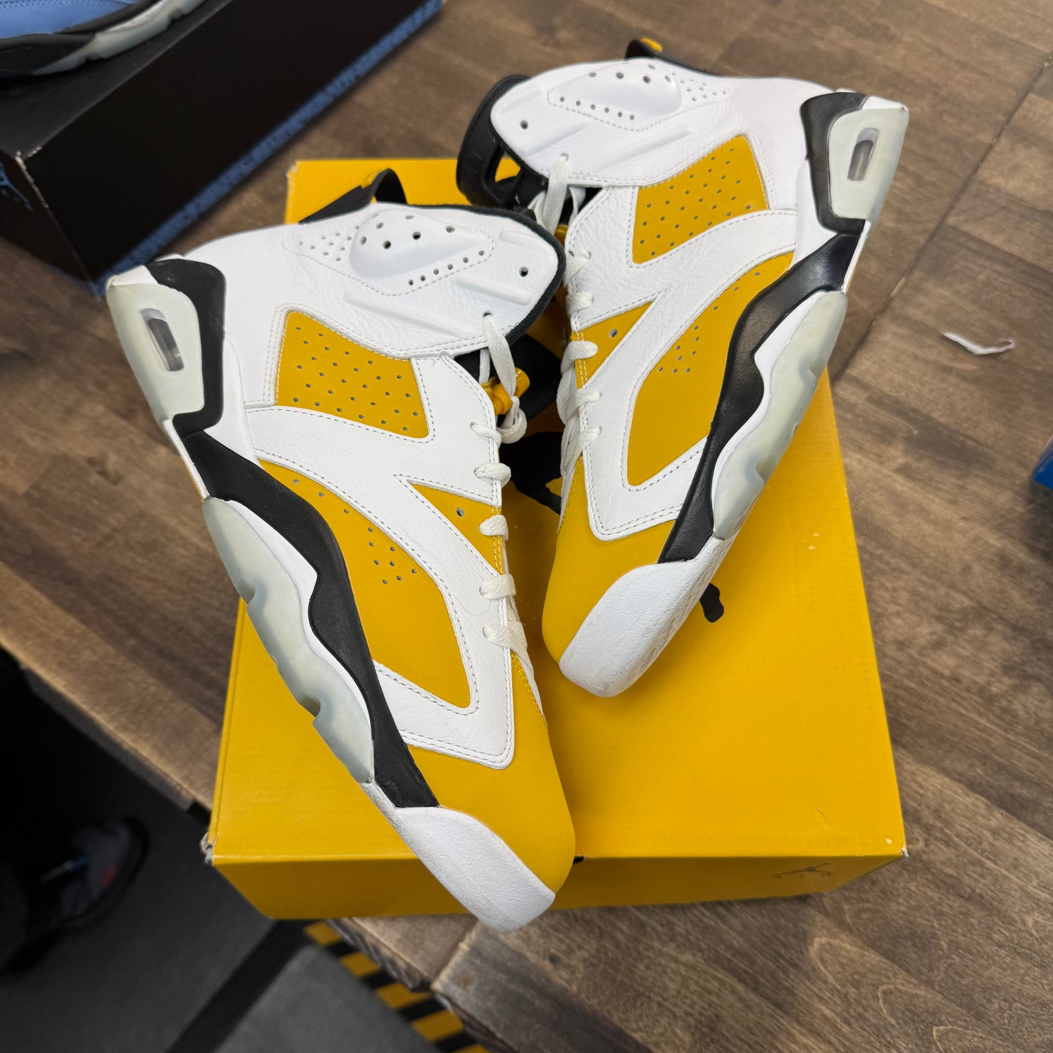 Yellow Ochre Jordan 6 Retro (USED)
