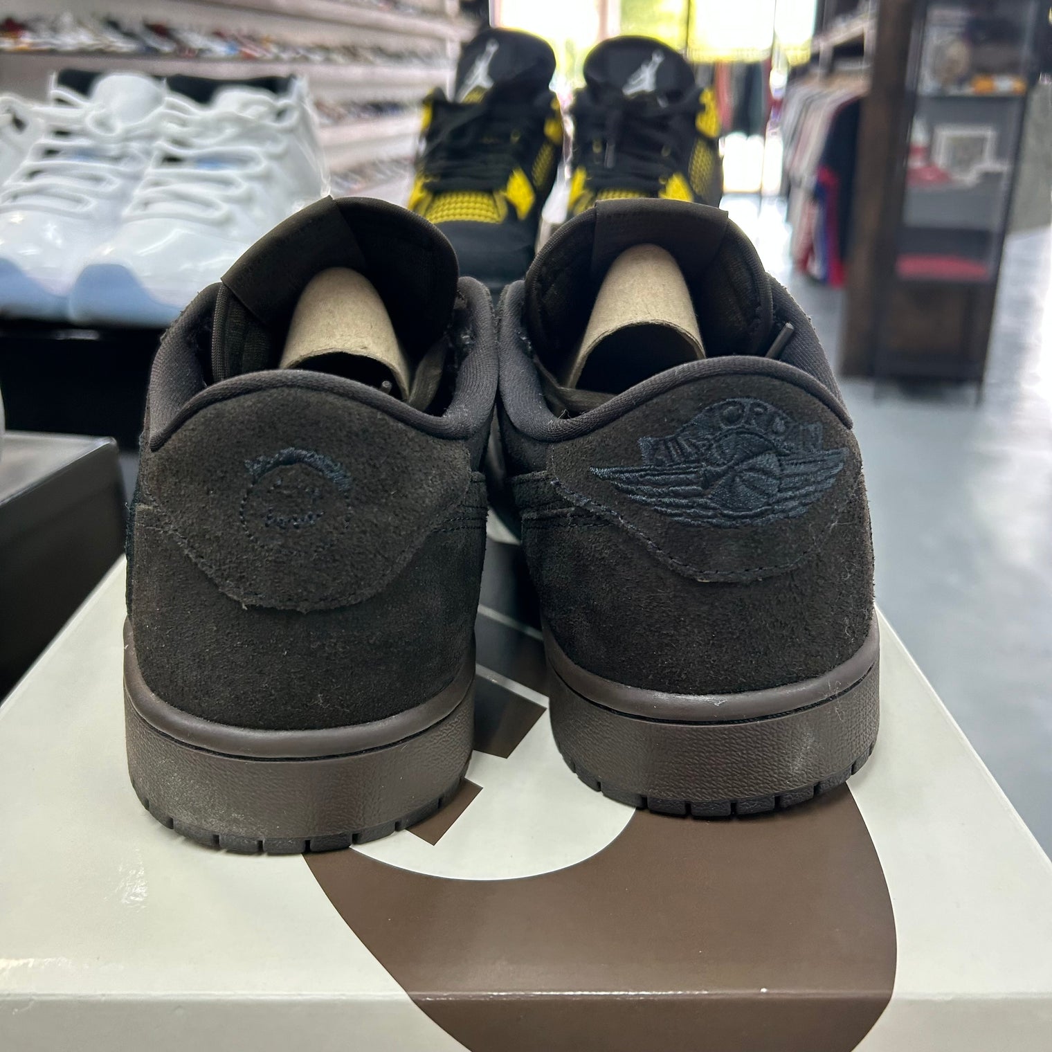 Velvet Brown Travis Scott Jordan 1 Low OG (USED)
