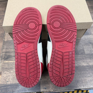 Jordan (GS) Bred Toe Jordan 1 High (USED, No Box) Size 7Y (Pre-Owned) - Image 6