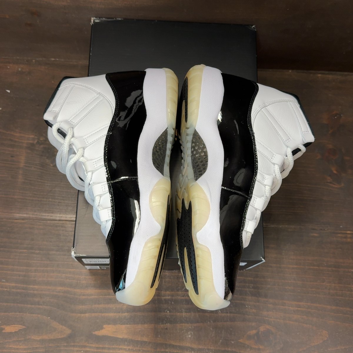 Jordan 11 Retro DMP Gratitude (2023) Size 9 (Pre-Owned) - aux