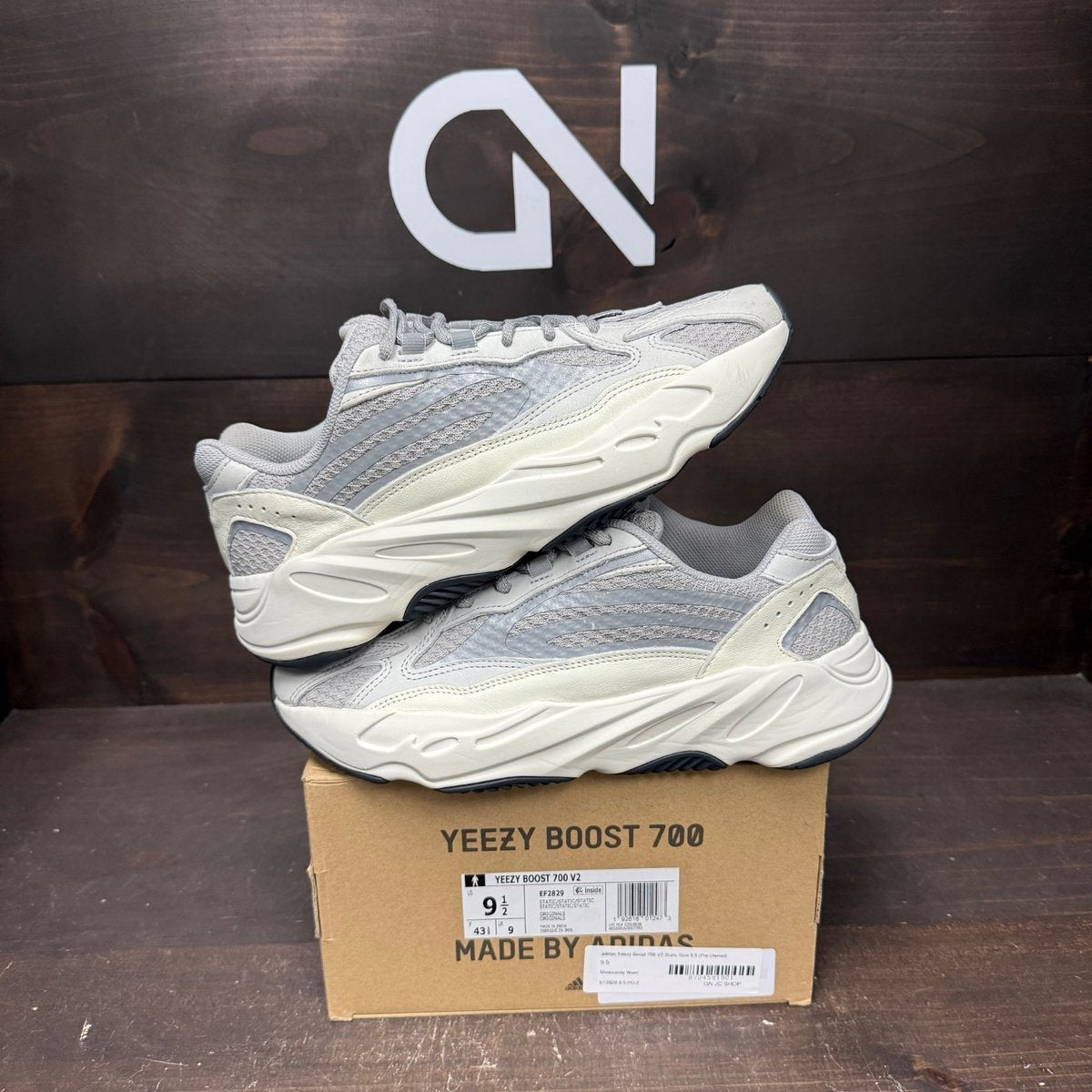 adidas Yeezy Boost 700 V2 Static Size 9.5 (Pre-Owned) - front