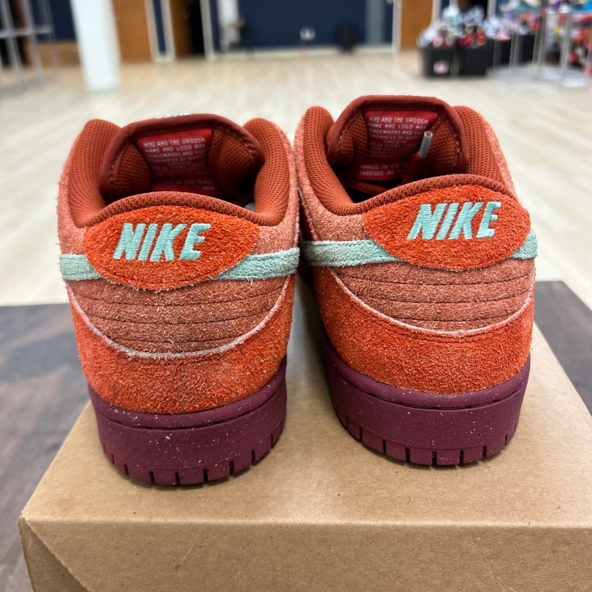 Nike SB Dunk Low Mystic Red Rosewood Size 13 (Pre-Owned) - Image 4