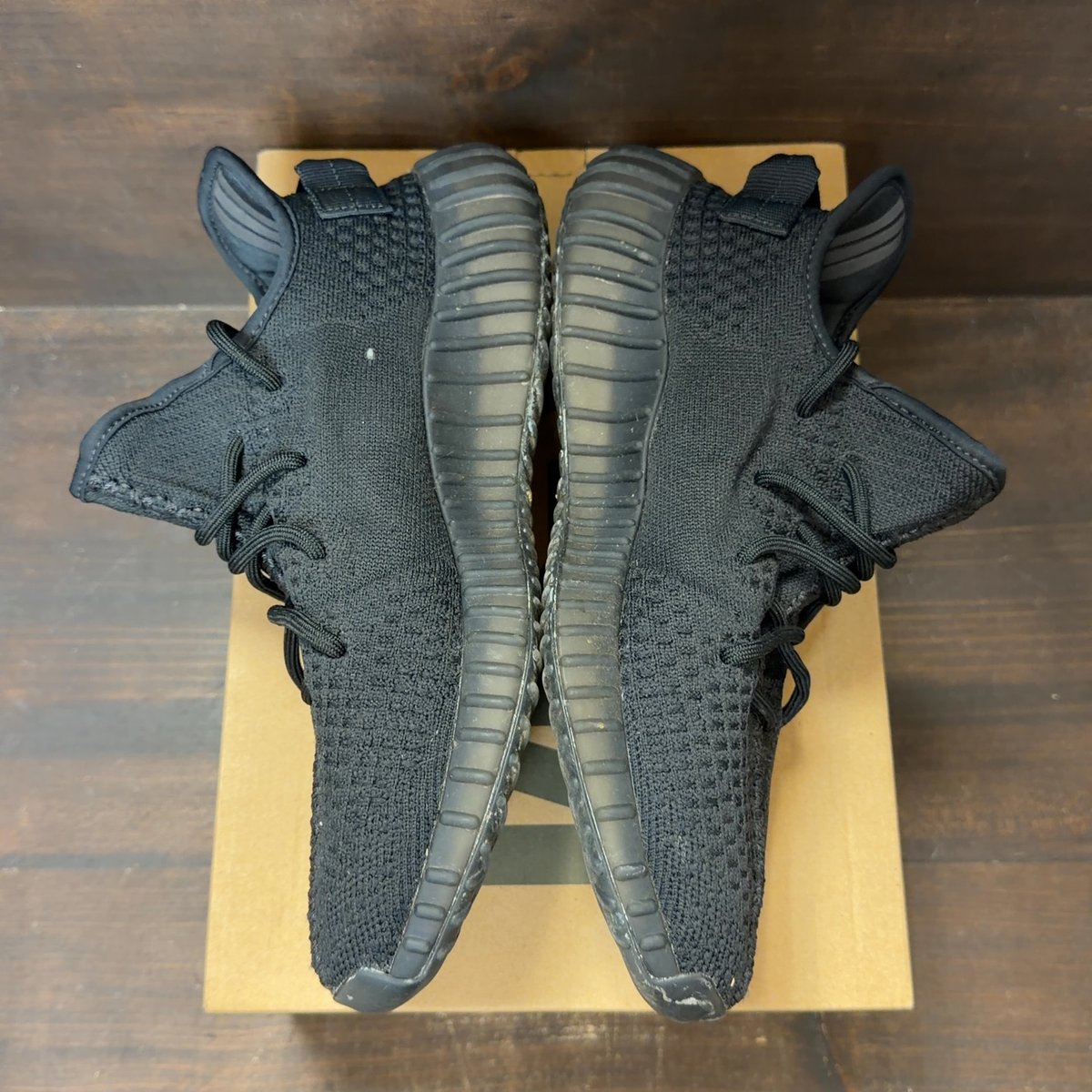 adidas Yeezy Boost 350 V2 Onyx Size 9.5 (Pre-Owned) - aux