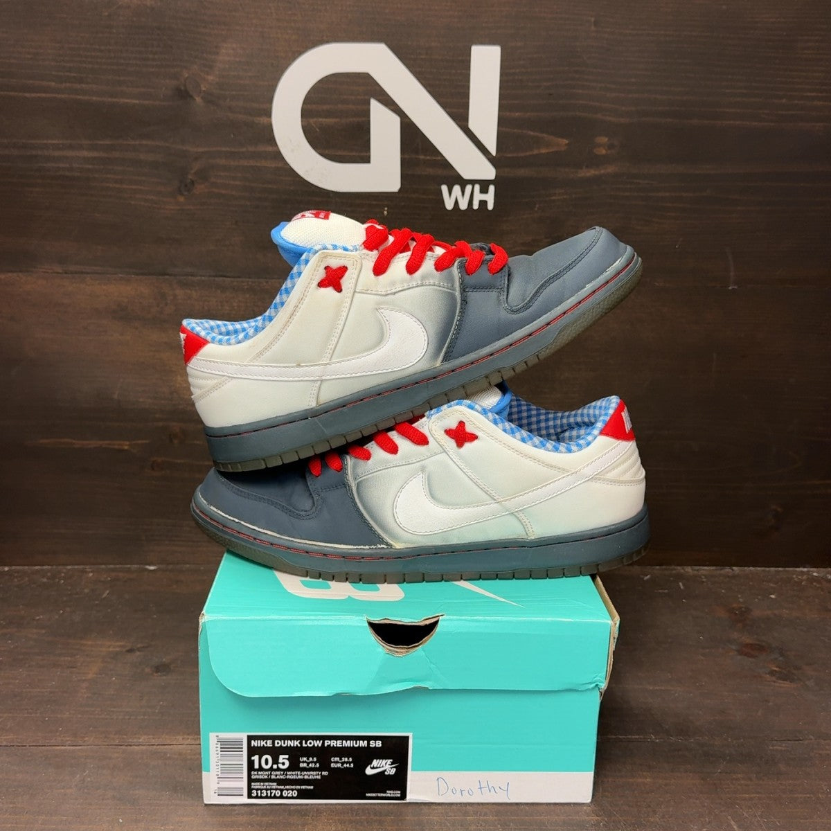 Nike SB Dunk Low Dorothy - Image 1