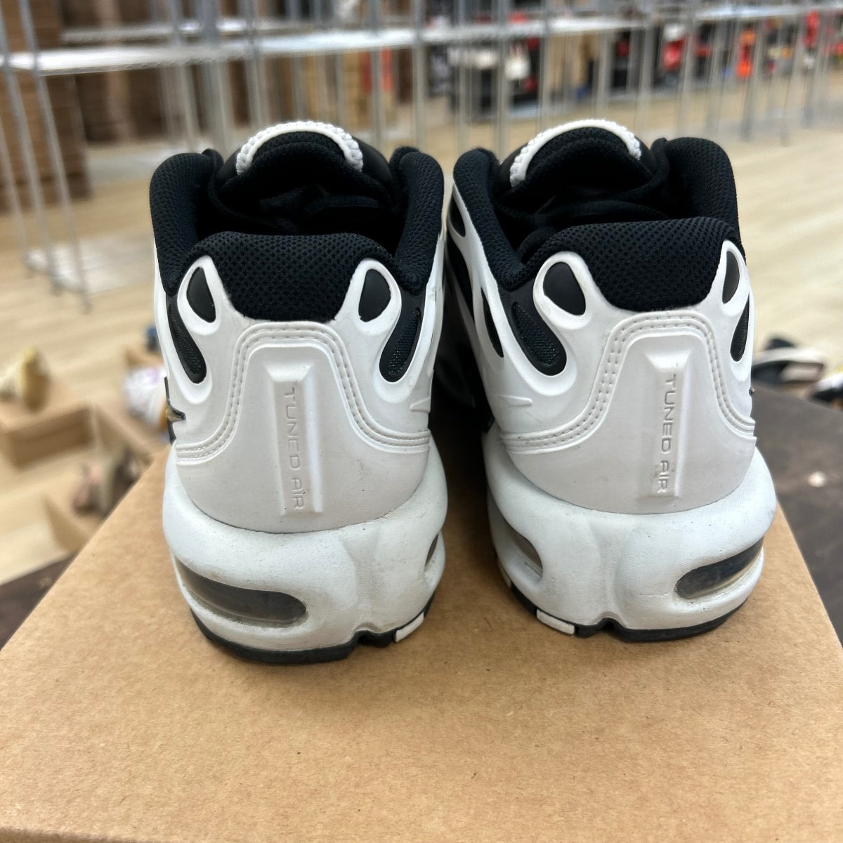 Nike Air Max Plus Drift White Black Metallic Silver Size 6 (Pre-Owned) - Image 4