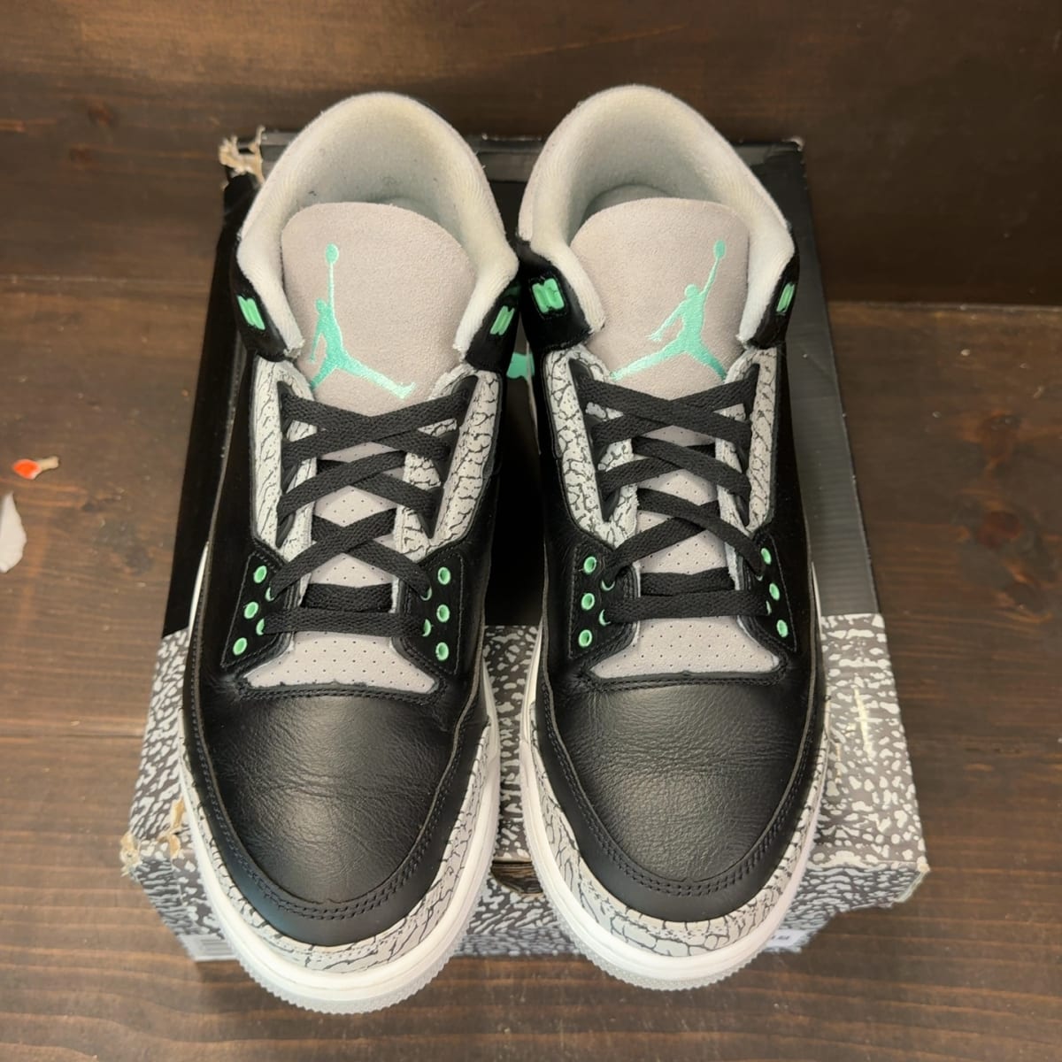 Jordan 3 Retro Green Glow Size 13 (Pre-Owned) - tag