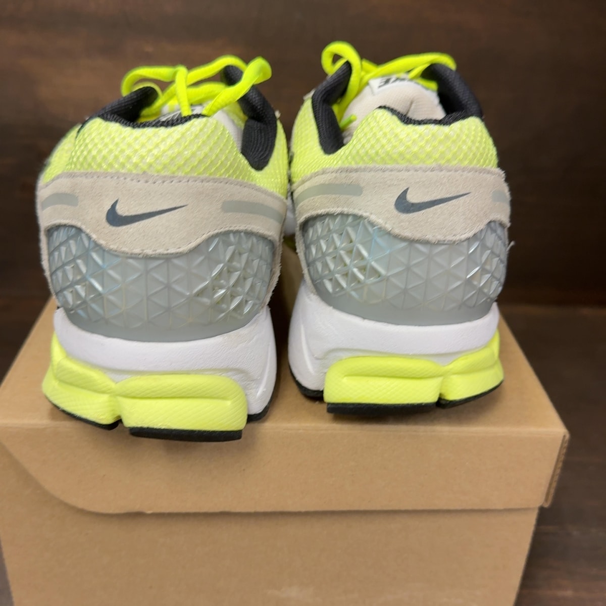 Nike Zoom Vomero 5 Life Lime Size 10.5 (Pre-Owned) - Image 5