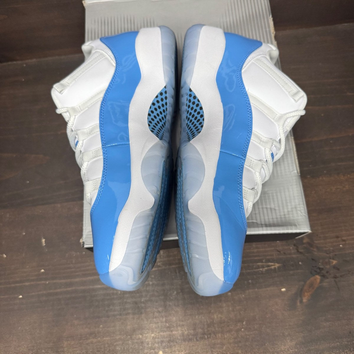 Jordan 11 Retro Low University Blue (2026) Size 12 (Pre-Owned) - side