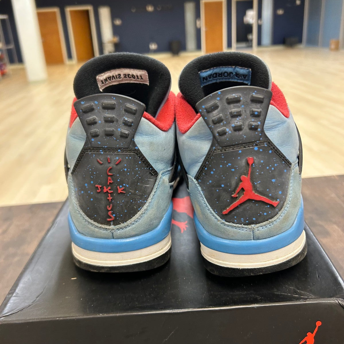 Jordan 4 Retro Travis Scott Cactus Jack - Image 4