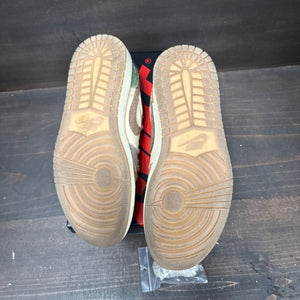 Jordan 1 Retro Low OG Zion Williamson Voodoo Size 8 (Pre-Owned) - box