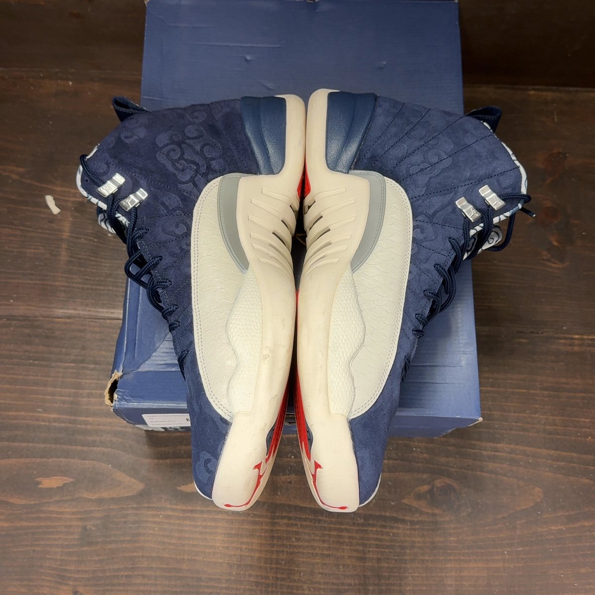 Jordan 12 Retro International Flight Size 13 (Pre-Owned) - aux