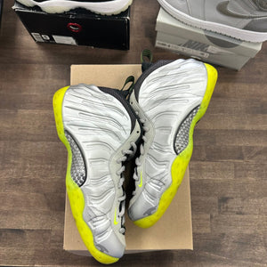 Nike Air Foamposite One Silver Volt Camo Size 10 (Pre-Owned) - Image 1