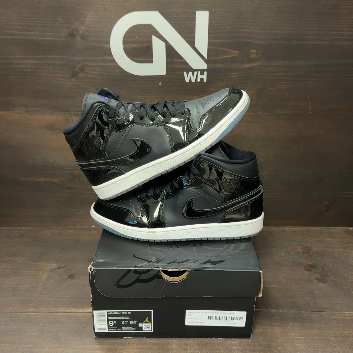 Jordan 1 Mid SE Space Jam Size 9.5 (Pre-Owned) - front