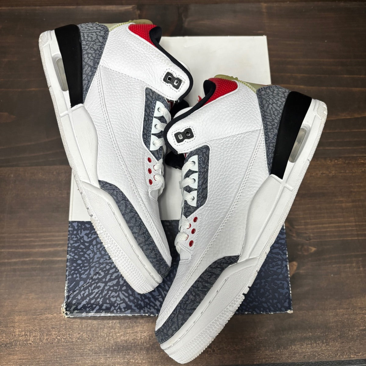 Jordan 3 Retro SE Fire Red Denim (2020) - Image 2