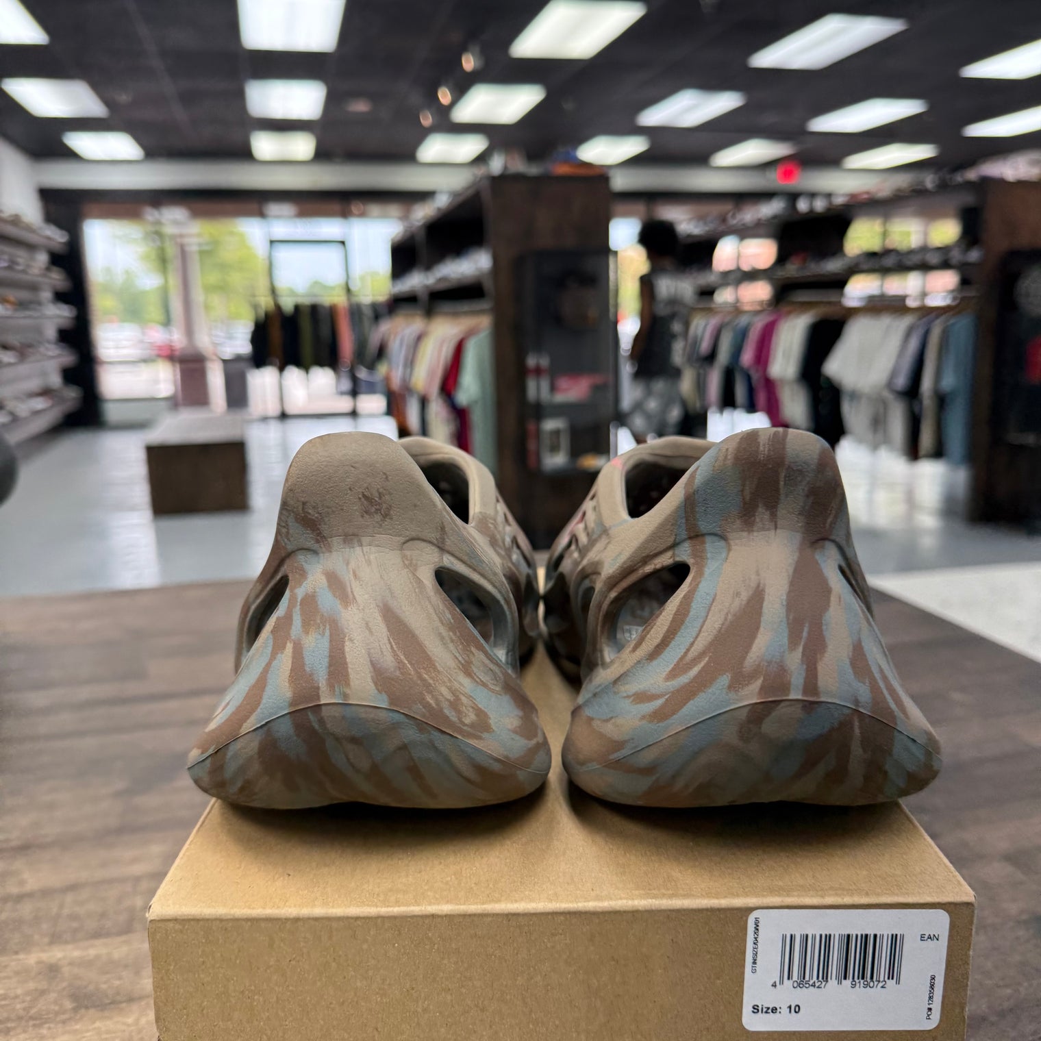 MX Sand Grey Yeezy Foam RNNR (USED)