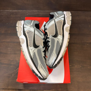 Nike Zoom Vomero 5 Metallic Silver College Grey Size 11 (Pre-Owned)
