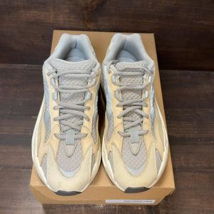 adidas Yeezy Boost 700 V2 Cream Size 7 (Pre-Owned) - tag