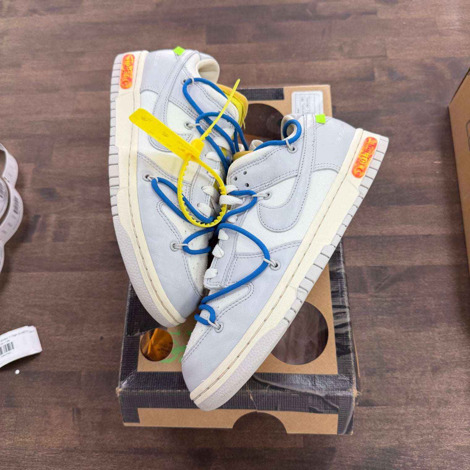 Off-White Lot 10 of 50 Nike Dunk Low (USED)