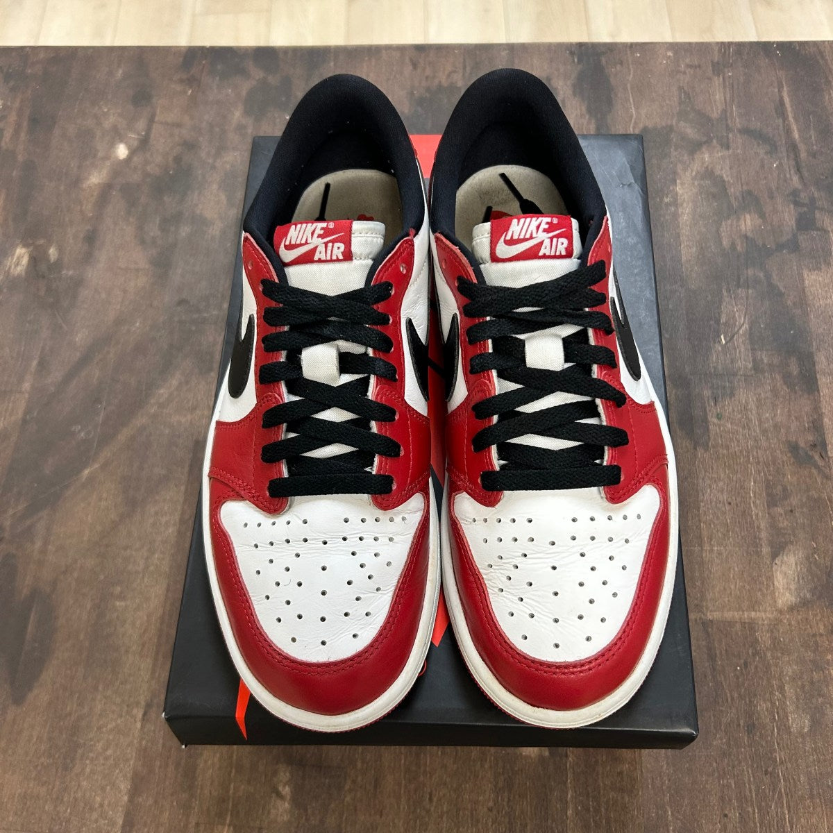 Jordan 1 Retro Low OG Chicago (2025) - Image 2