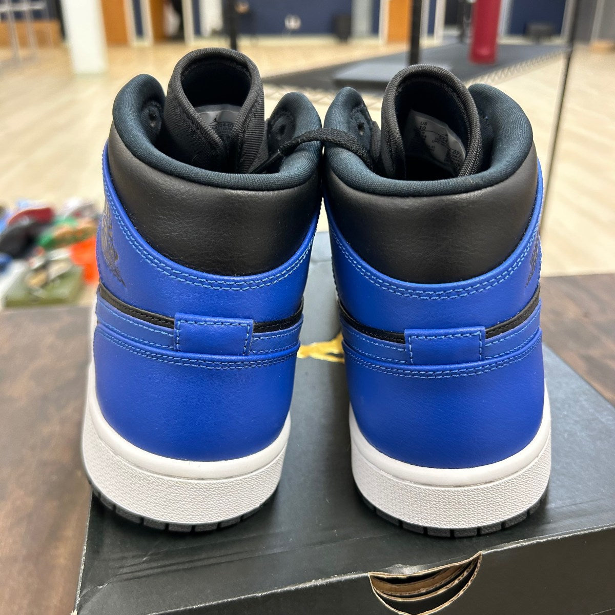 Jordan 1 Mid Hyper Royal Tumbled Leather - Image 4