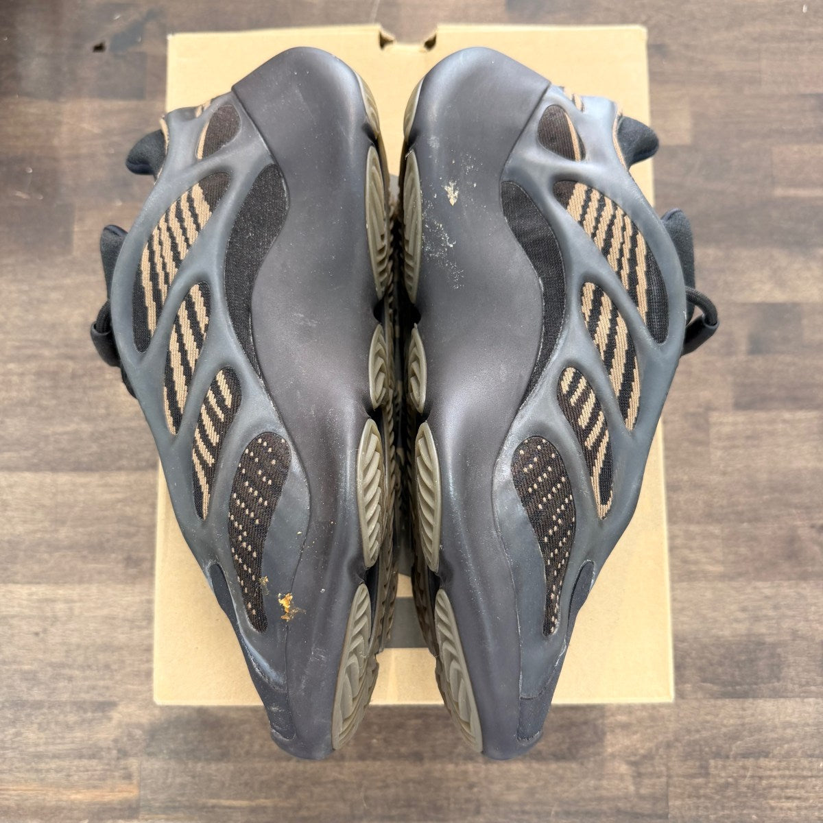 adidas Yeezy 700 V3 Clay Brown - Image 3