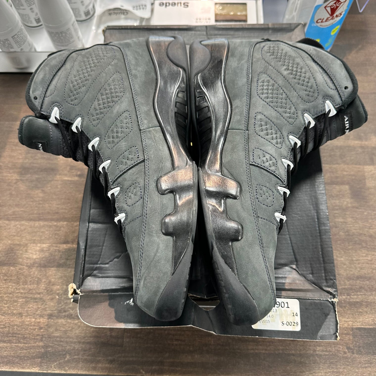 Anthracite Jordan 9 Retro (Used)