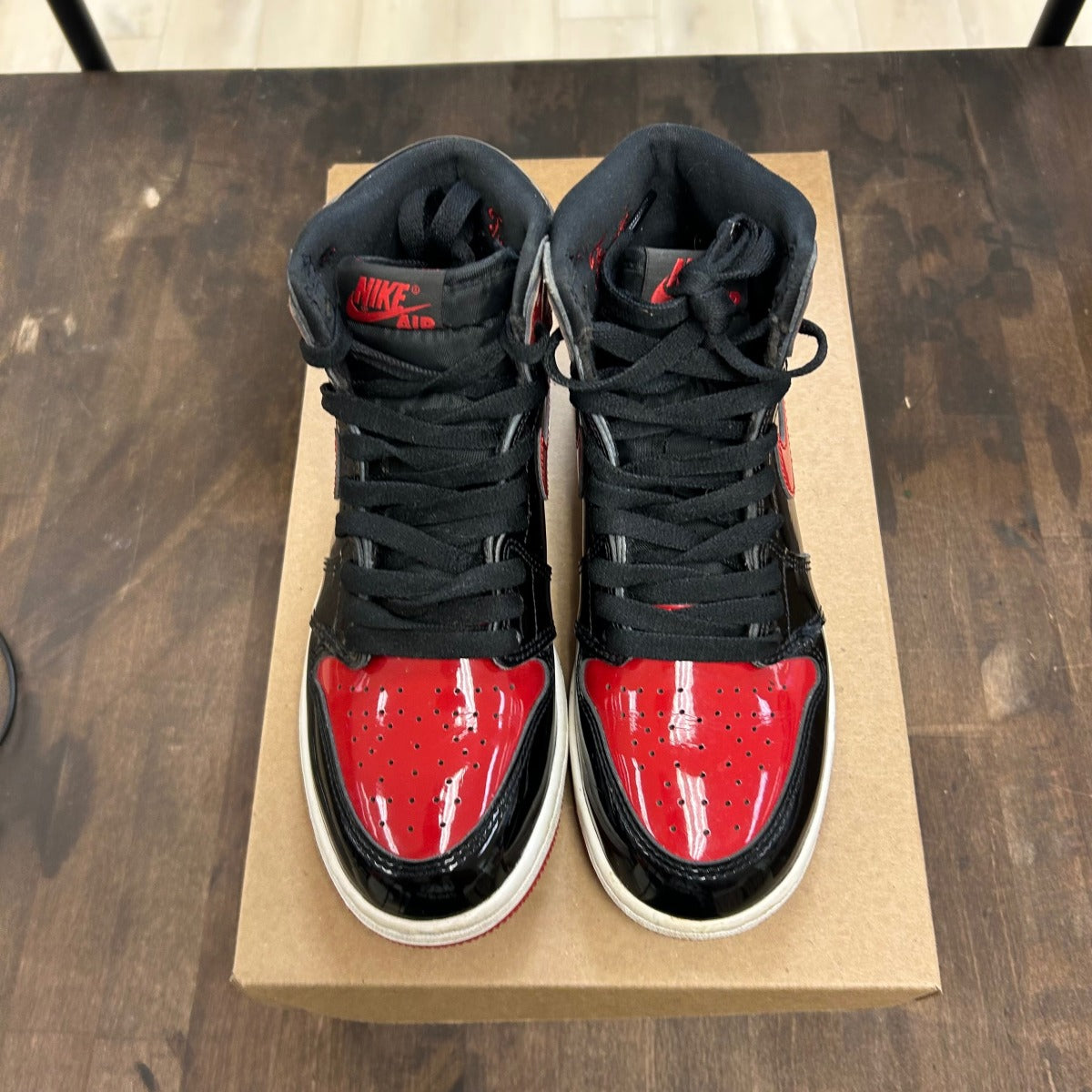 Jordan 1 Retro High OG Patent Bred (GS) Size 4.5Y (Pre-Owned) - Image 2