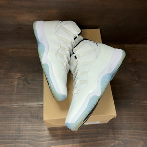 Jordan 11 Retro Legend Blue (2024) Size 11 (Pre-Owned) - Image 2