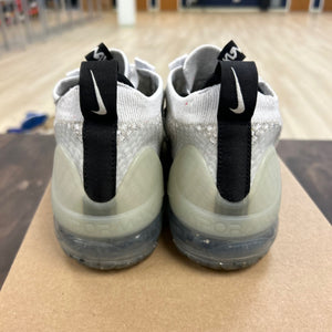 Nike Air VaporMax 2021 FK White Black Metallic Silver Size 6 (Pre-Owned) - Image 4