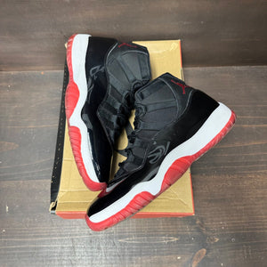 Jordan 11 Retro Playoffs Bred (2019) Size 10 (Pre-Owned) - tag