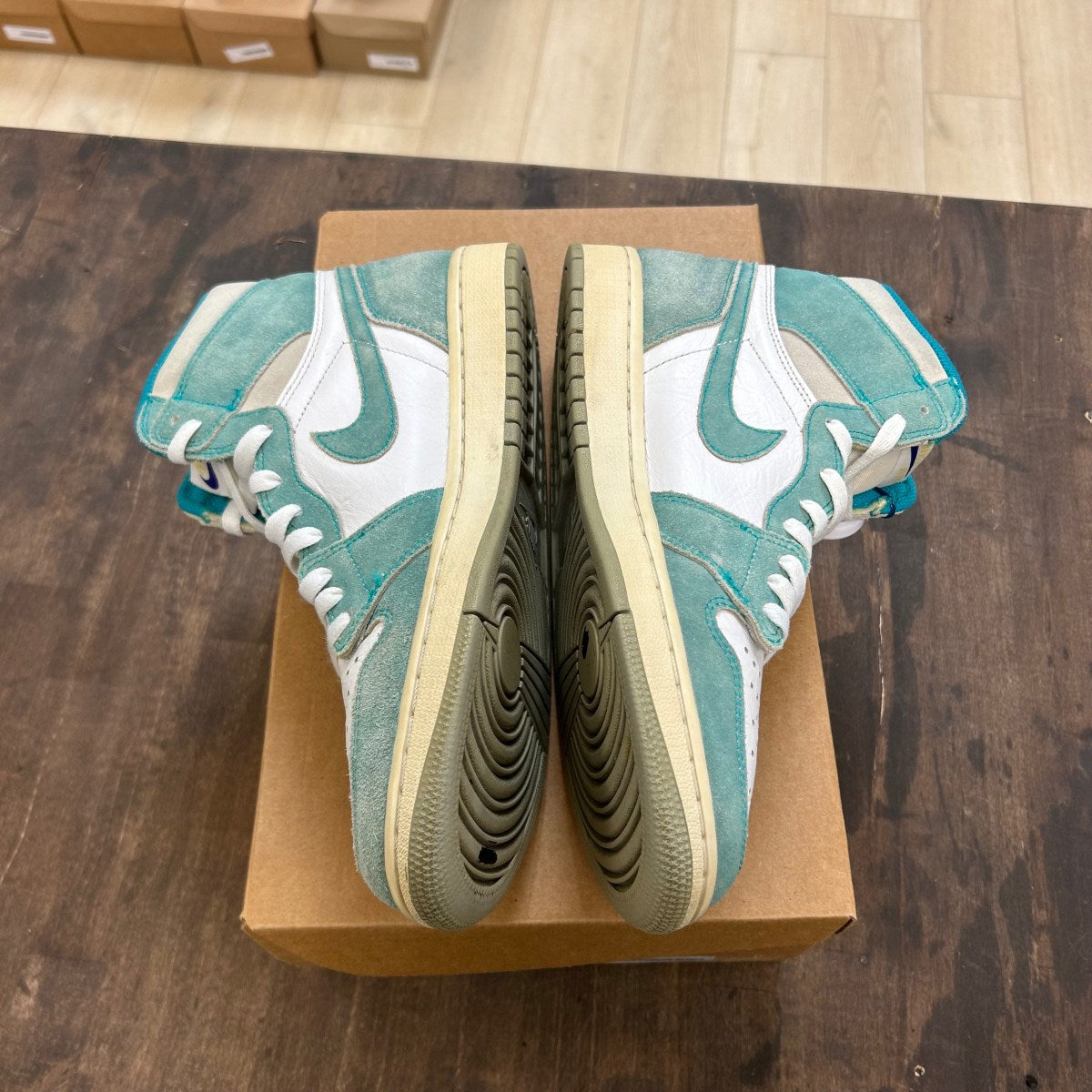 Jordan 1 Retro High Turbo Green Size 9.5 (Pre-Owned) - Image 3