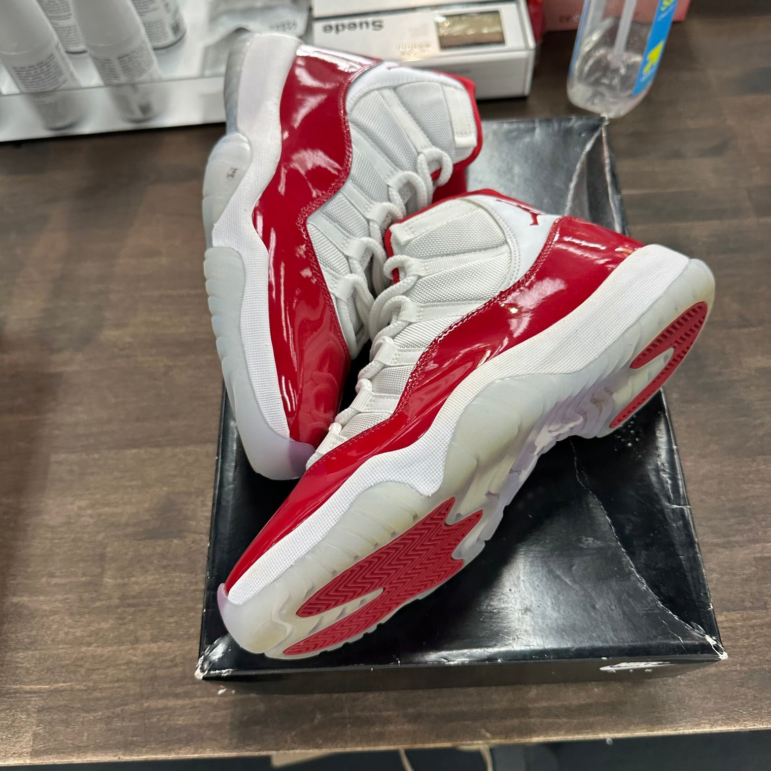 Cherry Jordan 11 Retro (USED)