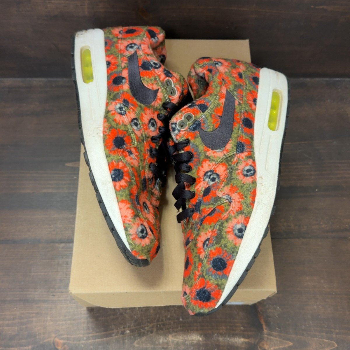 Nike Air Max 1 Solar Daisy Size 11 (Pre-Owned) - Image 2