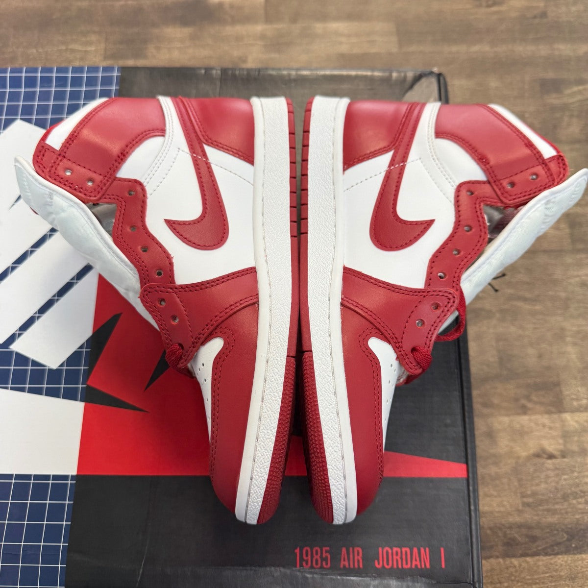 Jordan New Beginnings Pack Retro High 1 & Nike Air Ship Size 8 (Pre-Owned) - Image 2