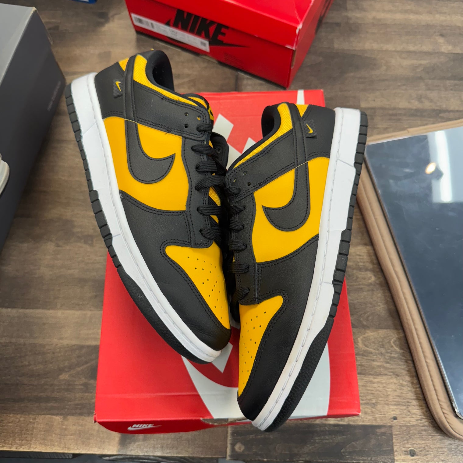 Reverse Goldenrod Dunk Low (2024) (USED)