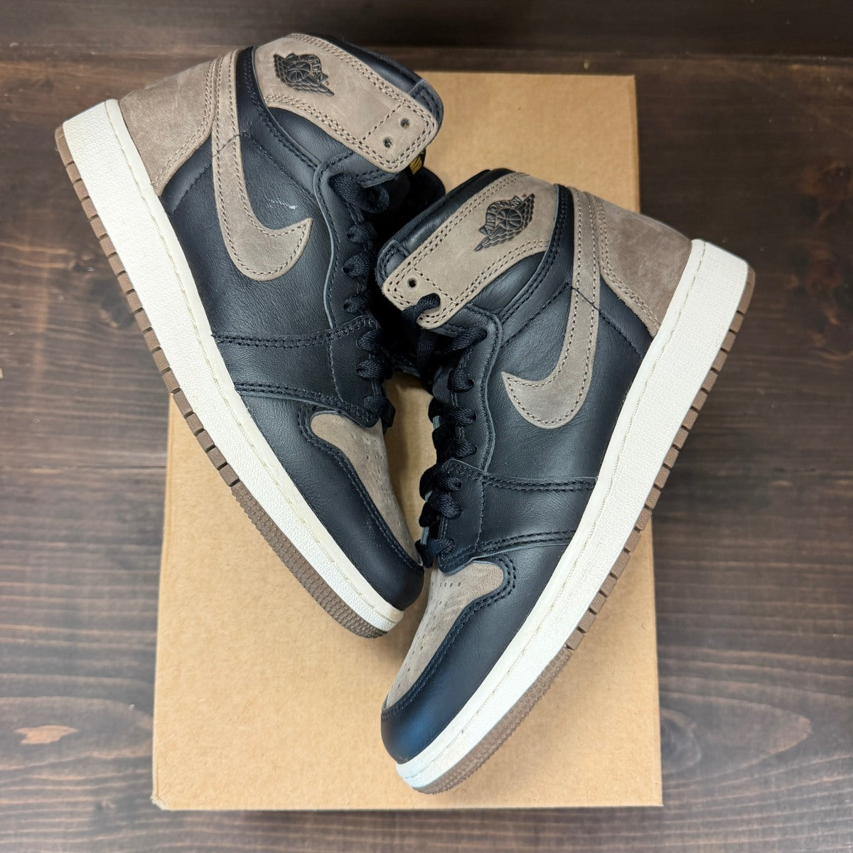 Jordan 1 Retro High OG Palomino (GS) Size 5.5Y (Pre-Owned) - Image 2