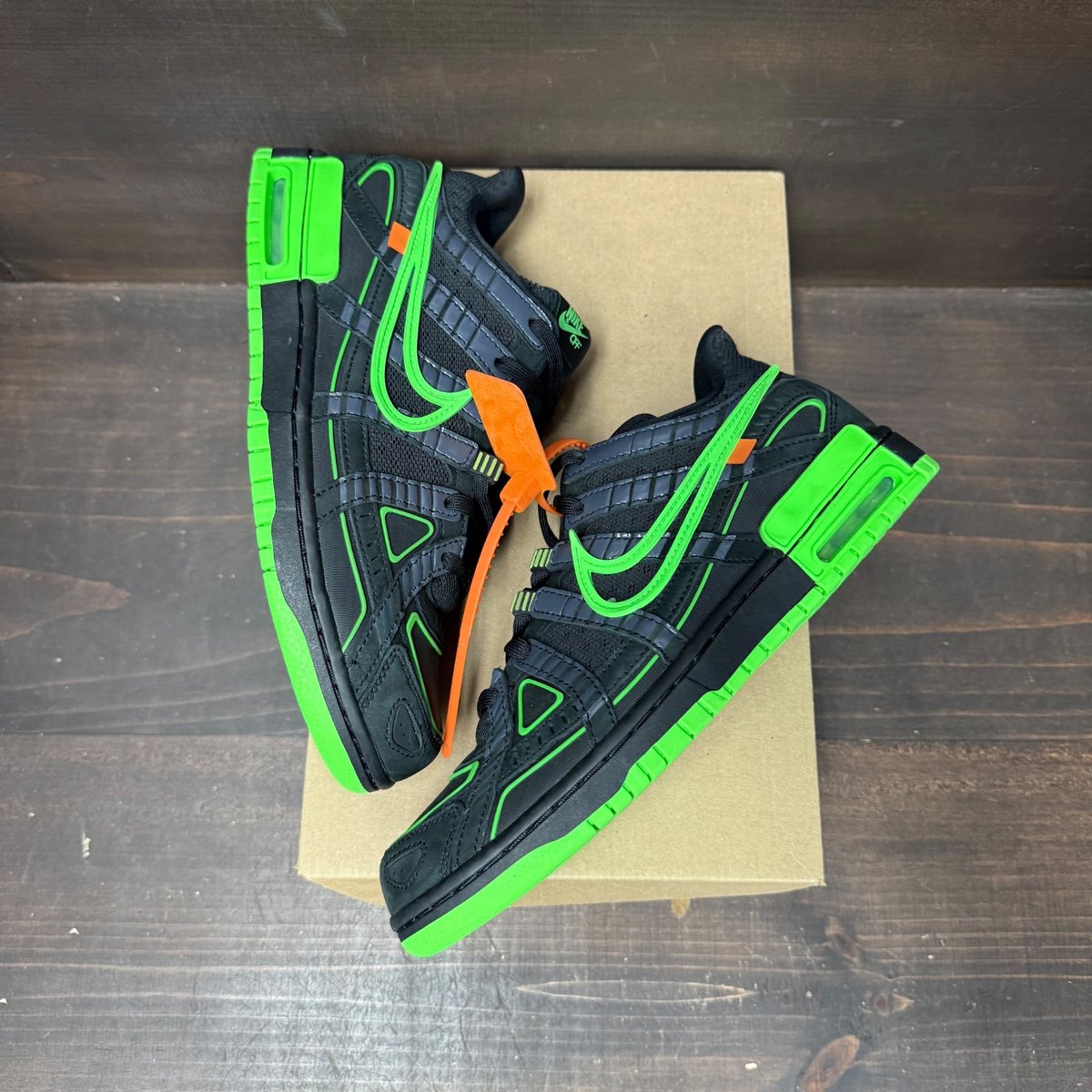 Nike Air Rubber Dunk Off-White Green Strike Size 9 - tag