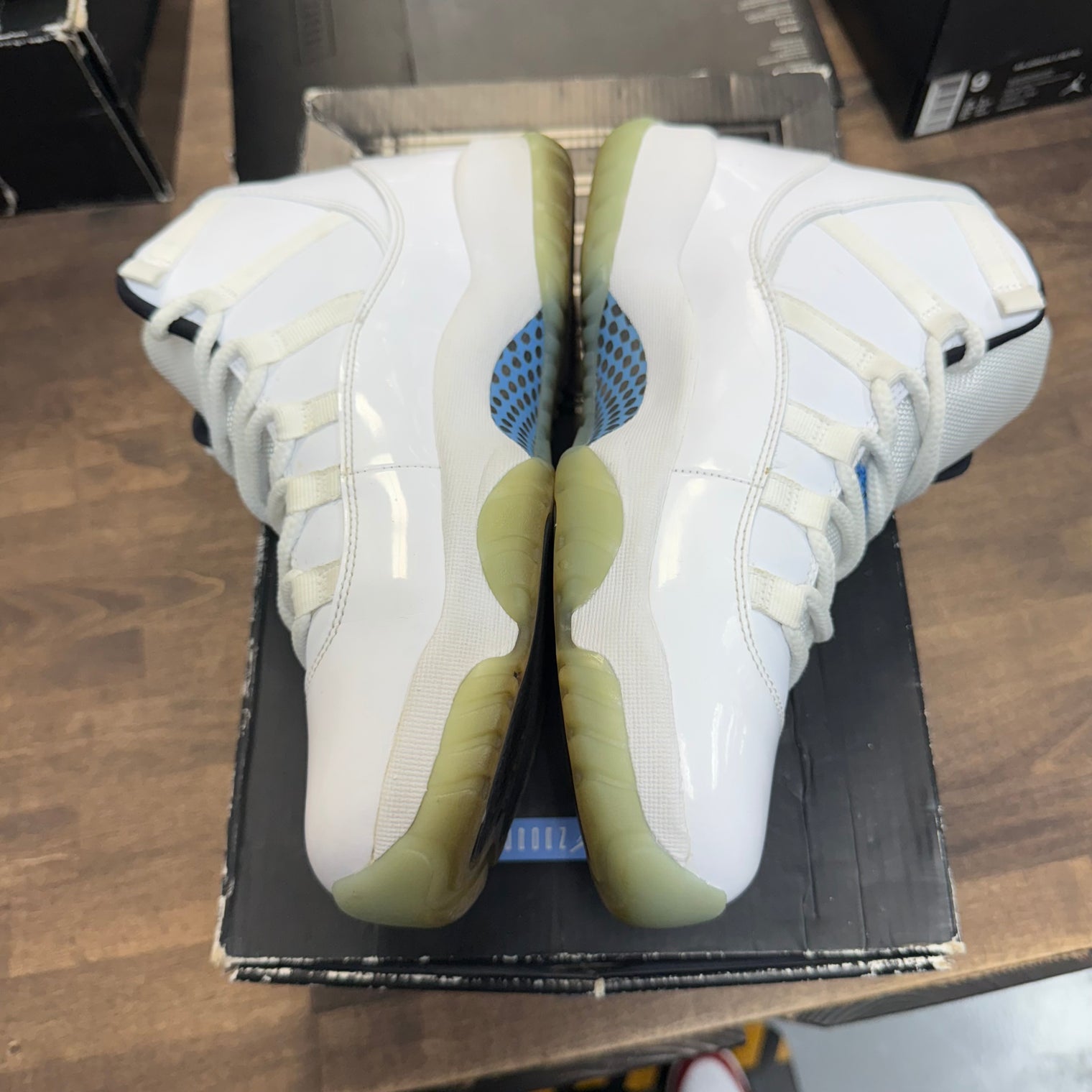 Legend Blue Jordan 11 (2014) (USED)