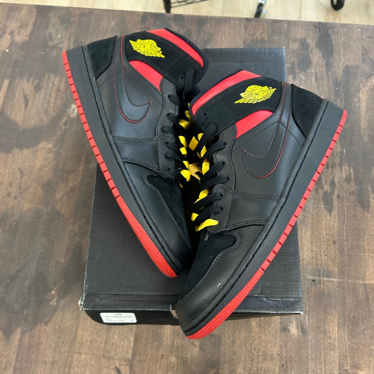 Jordan 1 Mid Last Shot - Image 1