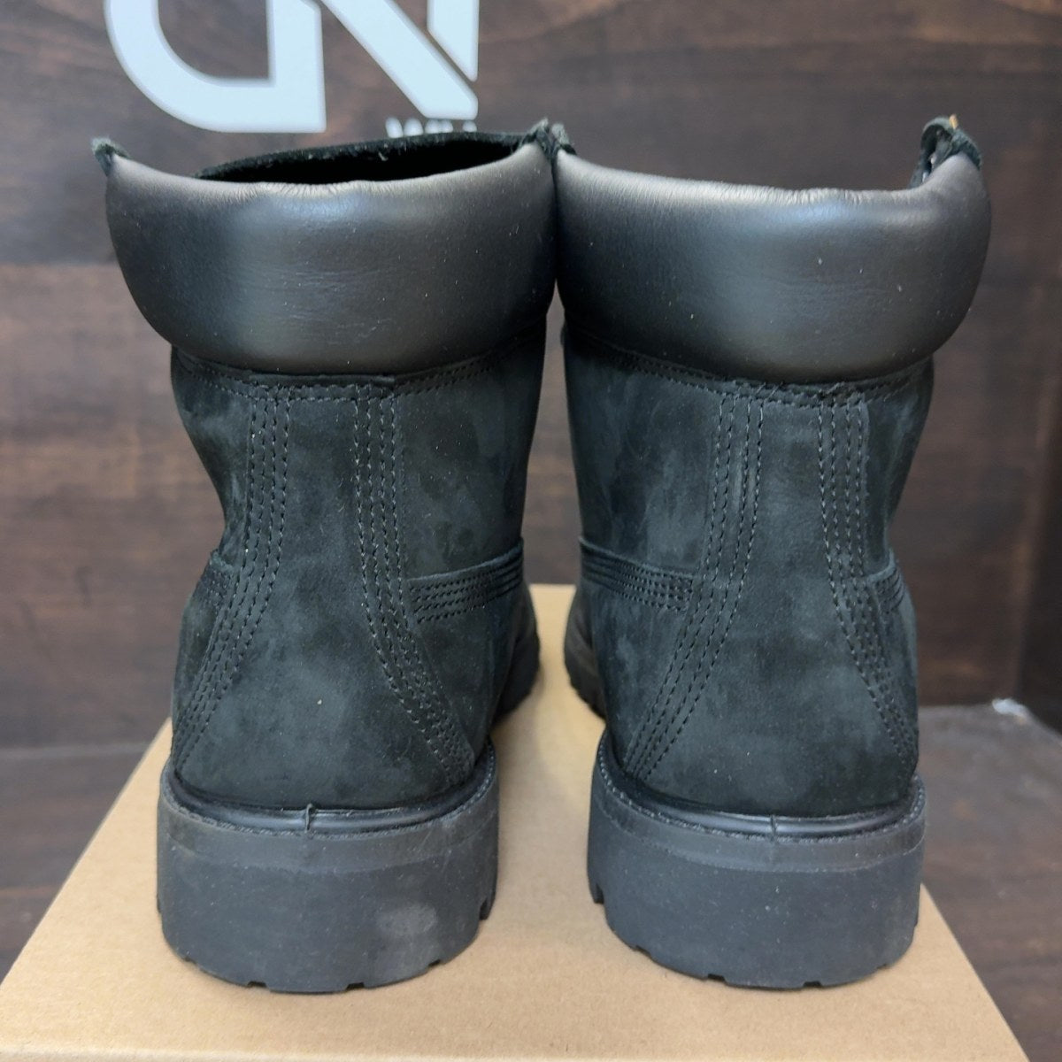 Timberland 6" Basic Boot Black Nubuck Size 8.5 (Pre-Owned) - Image 5