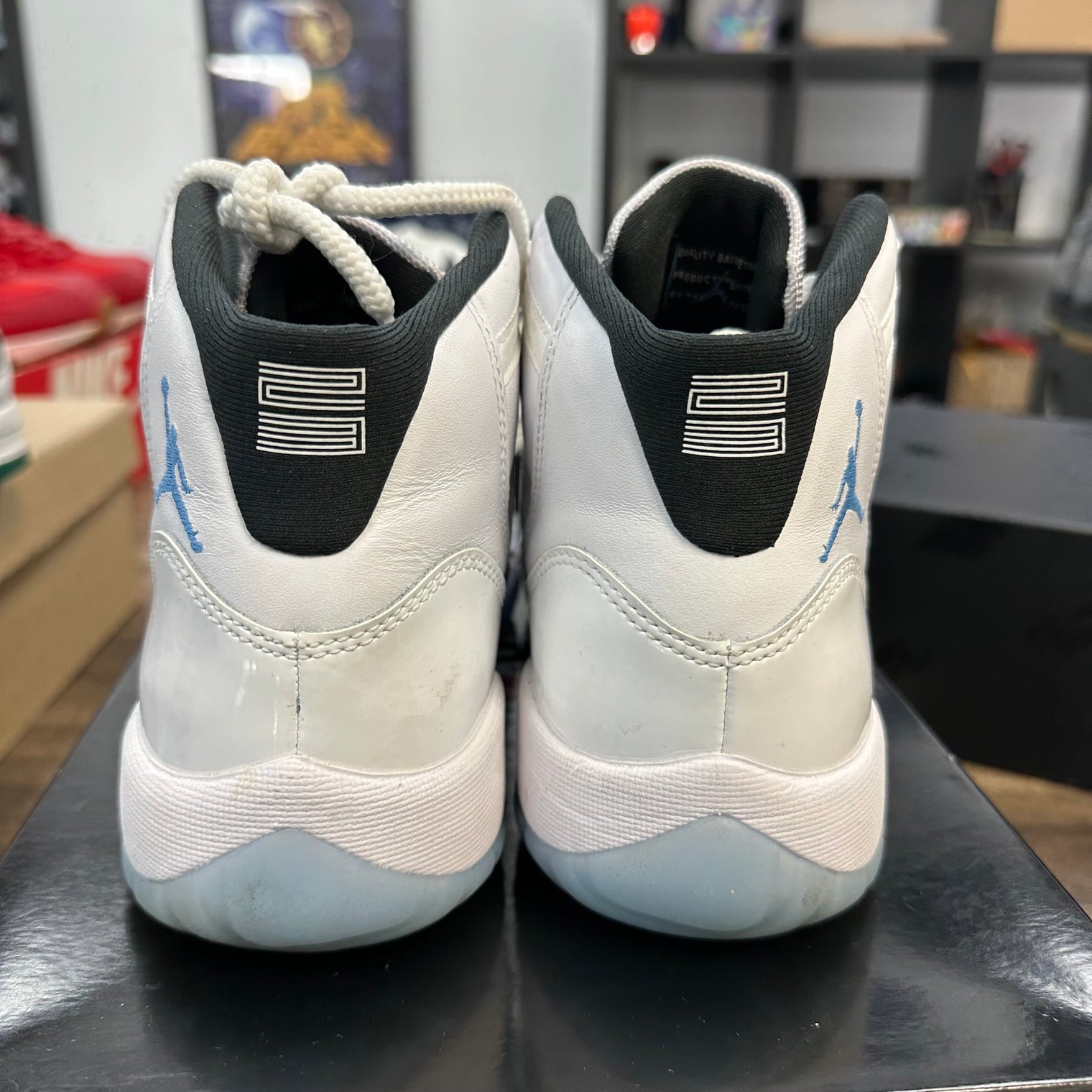 Jordan 11 Retro Legend Blue (2024) (GS) (USED)
