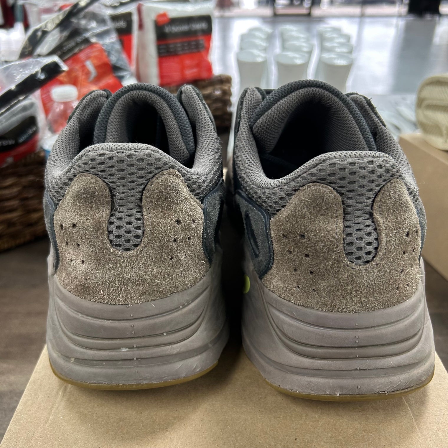 Mauve Yeezy 700 V1 (USED, No Box)