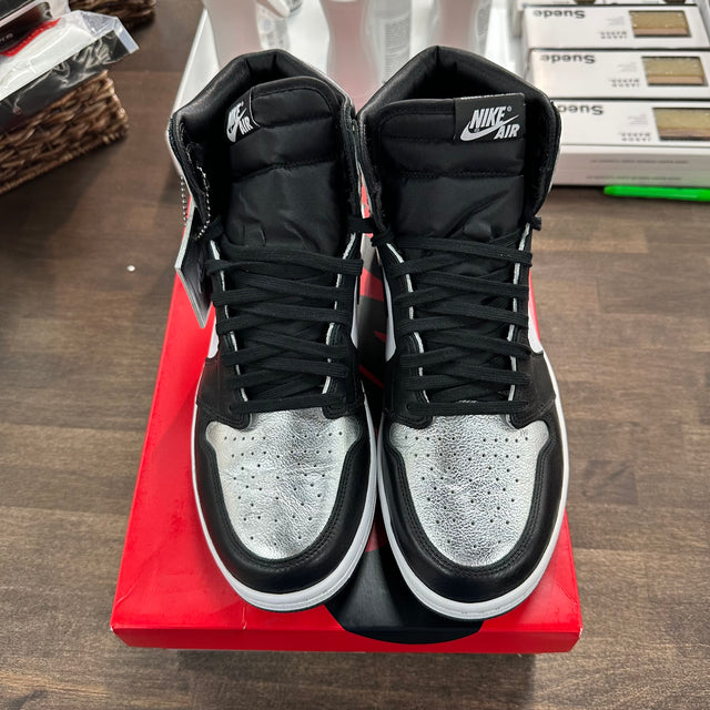 (W) Silver Toe Jordan 1 High (USED)