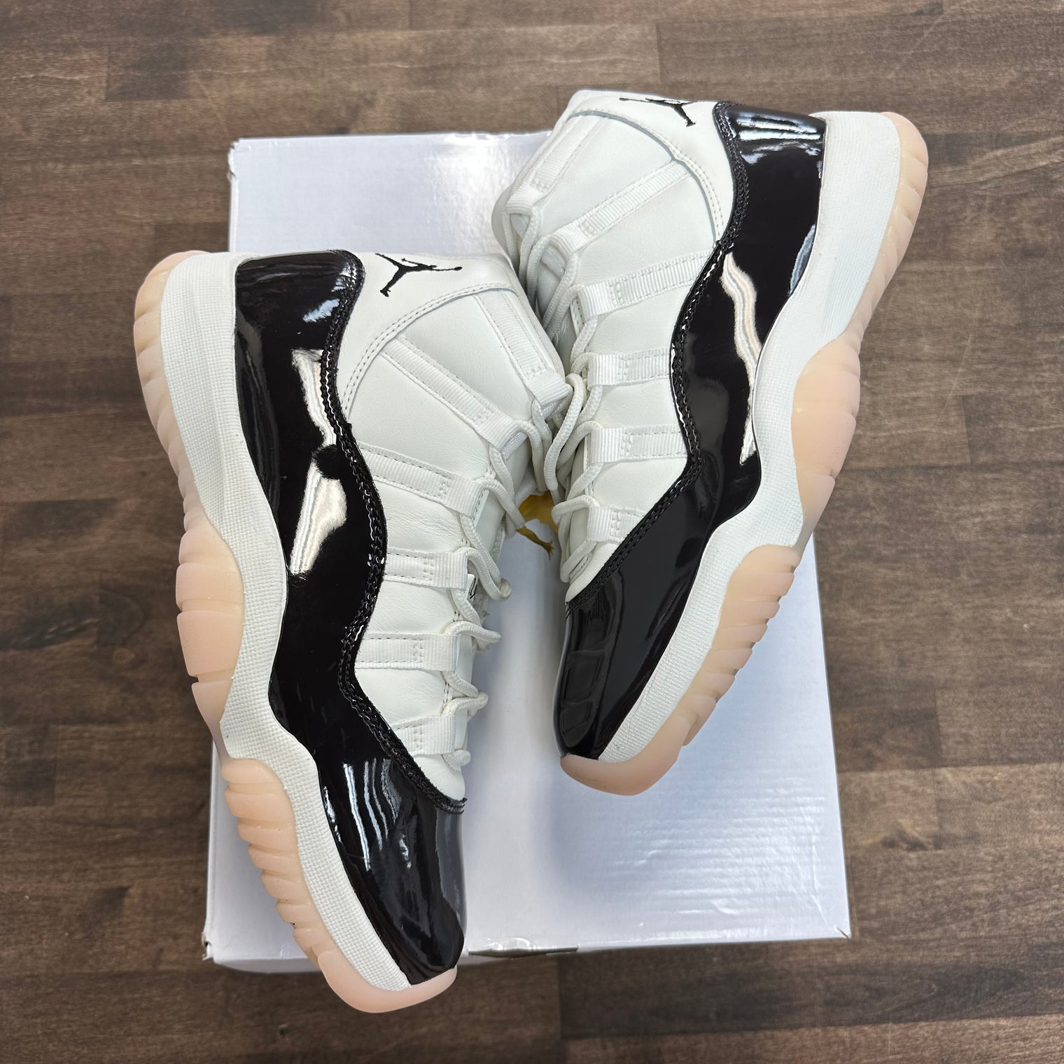 Neapolitan Jordan 11 Retro (W) (Used)
