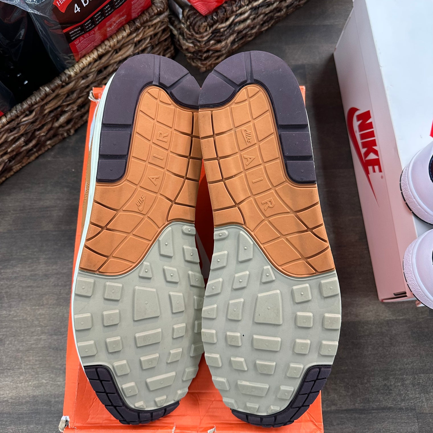 Patta Monarch Nike Air Max 1 (USED, Replacement Box)