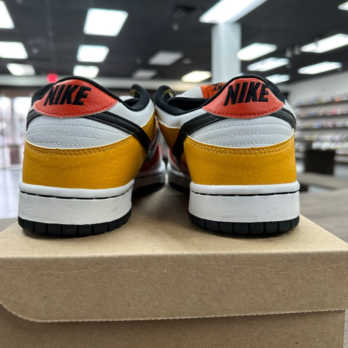 Nike SB Dunk Low Raygun Home Size 10 (Pre-Owned) - Image 4