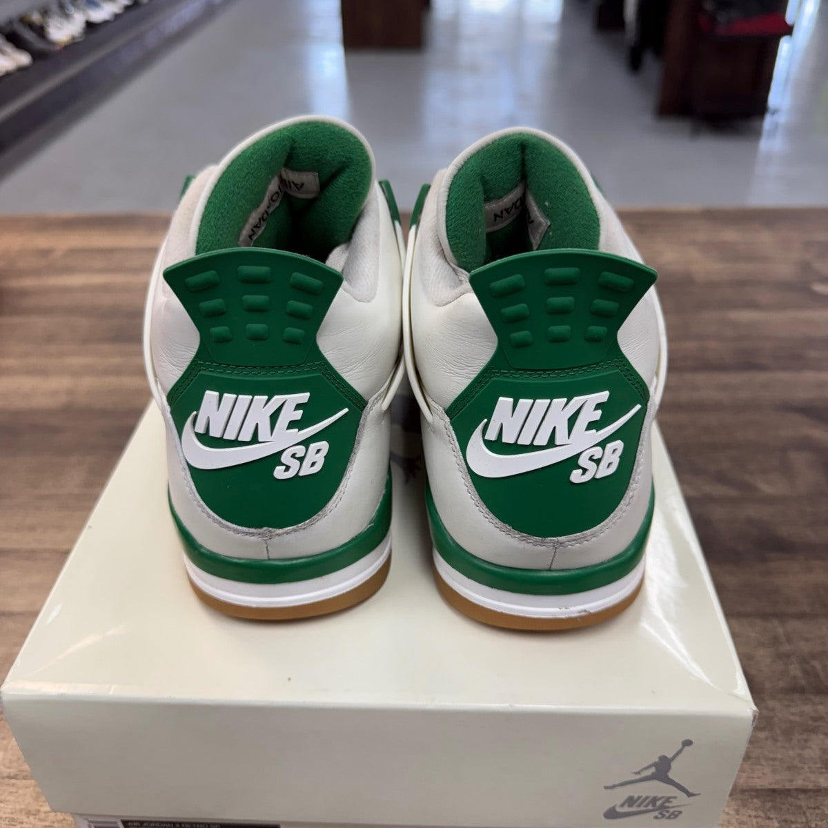 Jordan 4 Retro SB Pine Green - Image 4